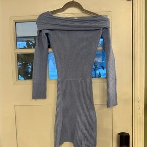 Chic Long Sleeve Off-Shoulder Dress in Light Blue